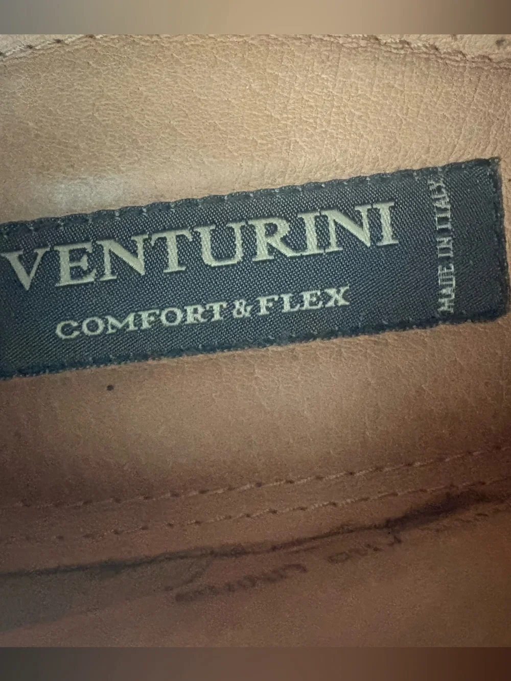 Men's Venturini Black Leather square toe Lace-Up loafers size 9M great condition